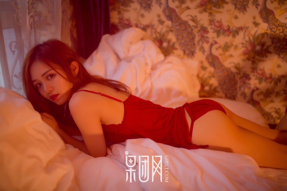 [GIRLT果团网]熊川纪信No.023_果团美人计红色蕾丝内衣美女居家床上撩人诱惑写真42P