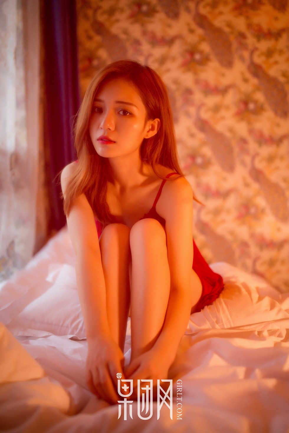 [GIRLT果团网]熊川纪信No.023_果团美人计红色蕾丝内衣美女居家床上撩人诱惑写真42P