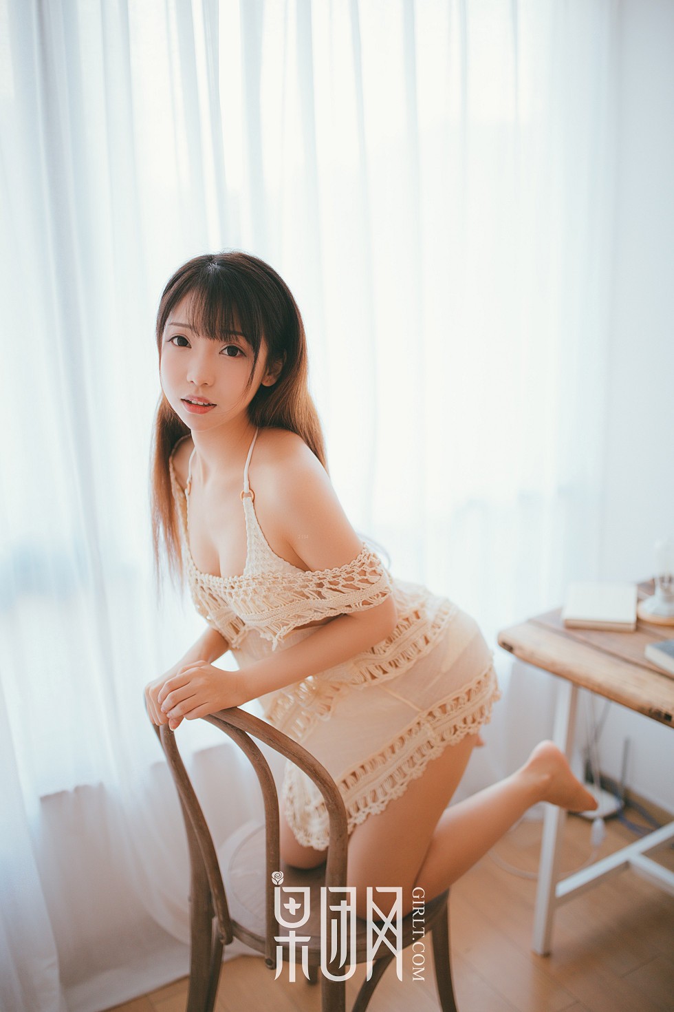 [GIRLT果团网]熊川纪信No.025_嫩模水花花不是水哗哗私房白色内衣秀巨乳诱惑写真45P