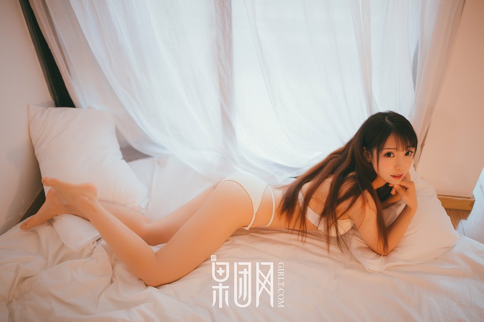 [GIRLT果团网]熊川纪信No.025_嫩模水花花不是水哗哗私房白色内衣秀巨乳诱惑写真45P