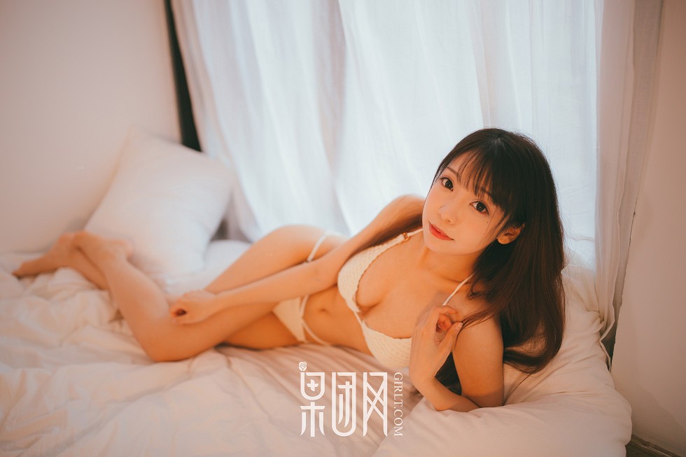 [GIRLT果团网]熊川纪信No.025_嫩模水花花不是水哗哗私房白色内衣秀巨乳诱惑写真45P