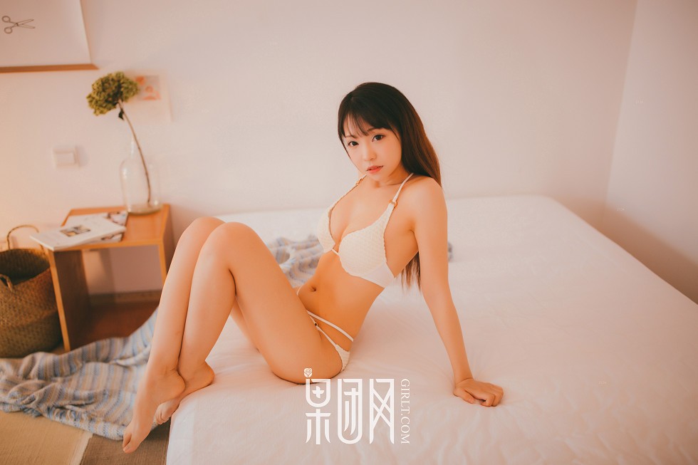 [GIRLT果团网]熊川纪信No.025_嫩模水花花不是水哗哗私房白色内衣秀巨乳诱惑写真45P