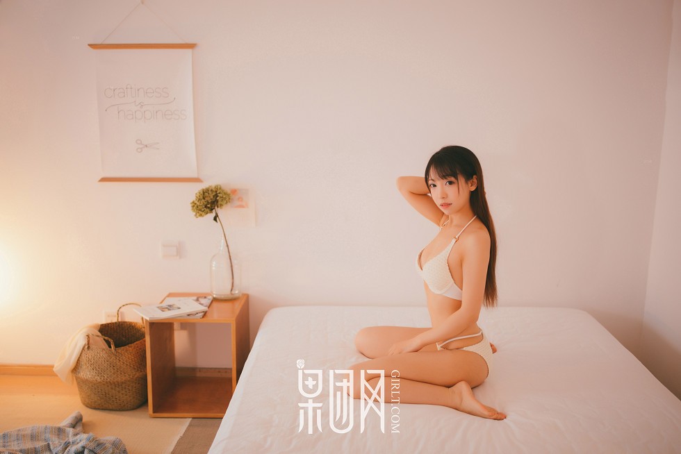 [GIRLT果团网]熊川纪信No.025_嫩模水花花不是水哗哗私房白色内衣秀巨乳诱惑写真45P