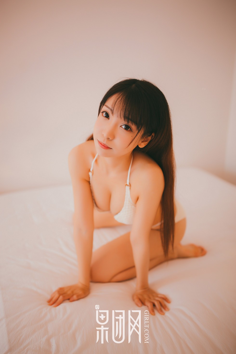 [GIRLT果团网]熊川纪信No.025_嫩模水花花不是水哗哗私房白色内衣秀巨乳诱惑写真45P