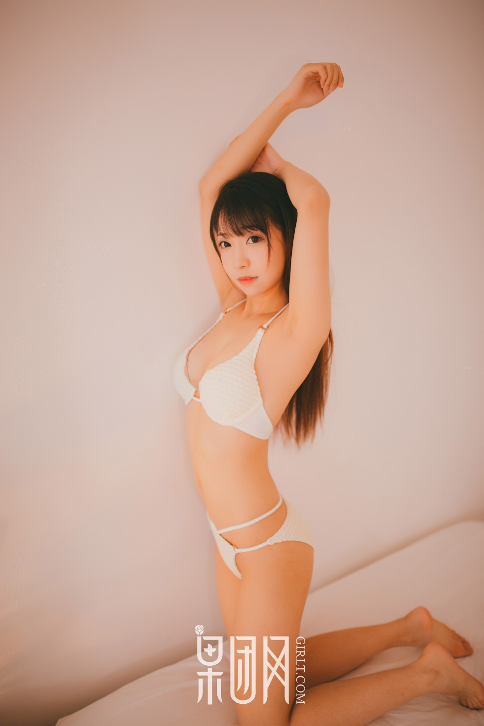 [GIRLT果团网]熊川纪信No.025_嫩模水花花不是水哗哗私房白色内衣秀巨乳诱惑写真45P