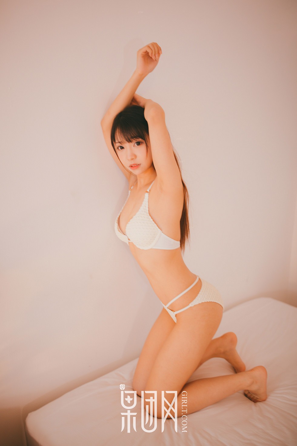 [GIRLT果团网]熊川纪信No.025_嫩模水花花不是水哗哗私房白色内衣秀巨乳诱惑写真45P
