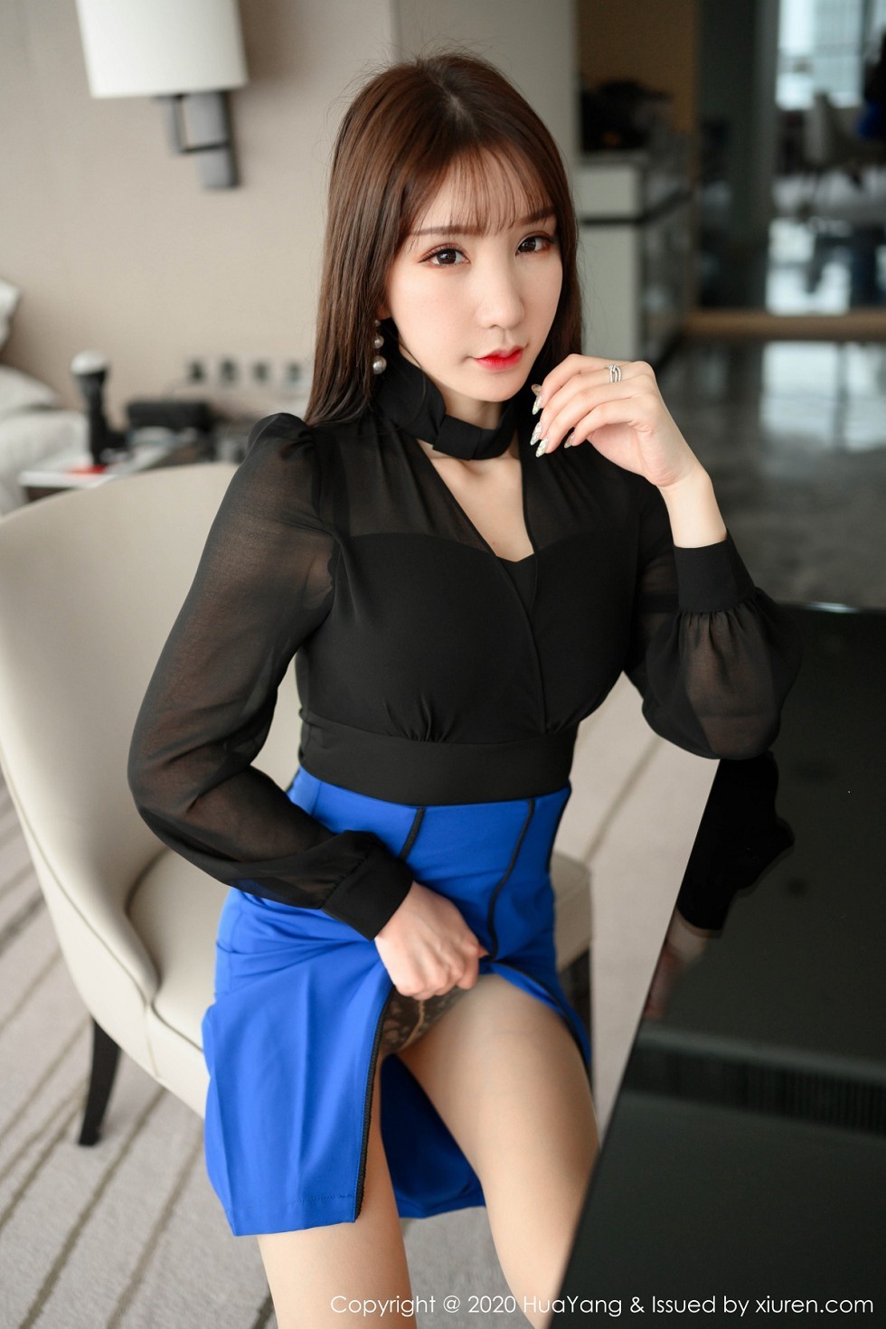 [HuaYang花漾]Vol.229_女神周于希《桌底下的秘密》主题无内肉丝完美诱惑写真119P