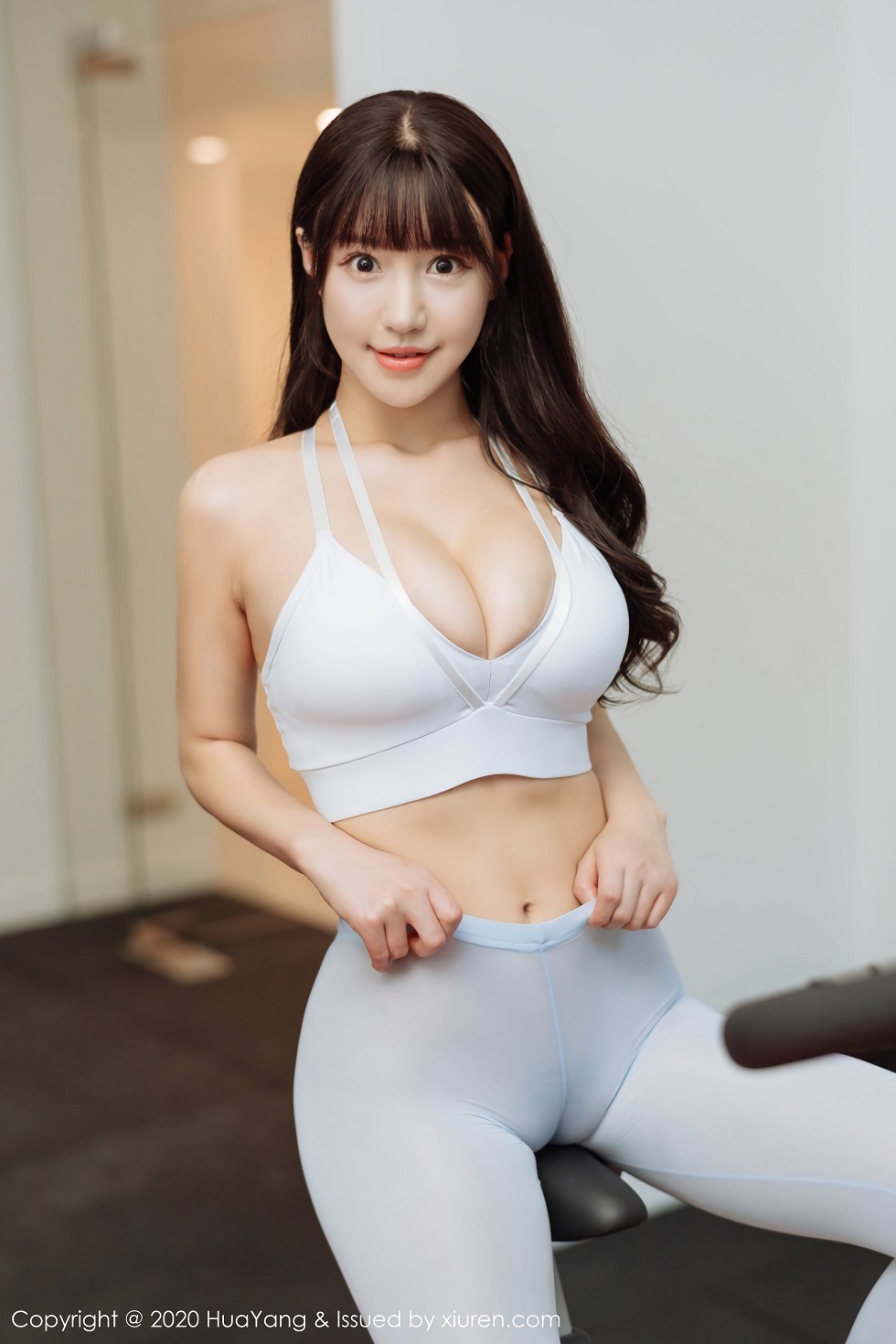 [HuaYang花漾]Vol.235_女神朱可儿普吉岛旅拍健身房无内紧身裤秀火辣身材诱惑写真52P