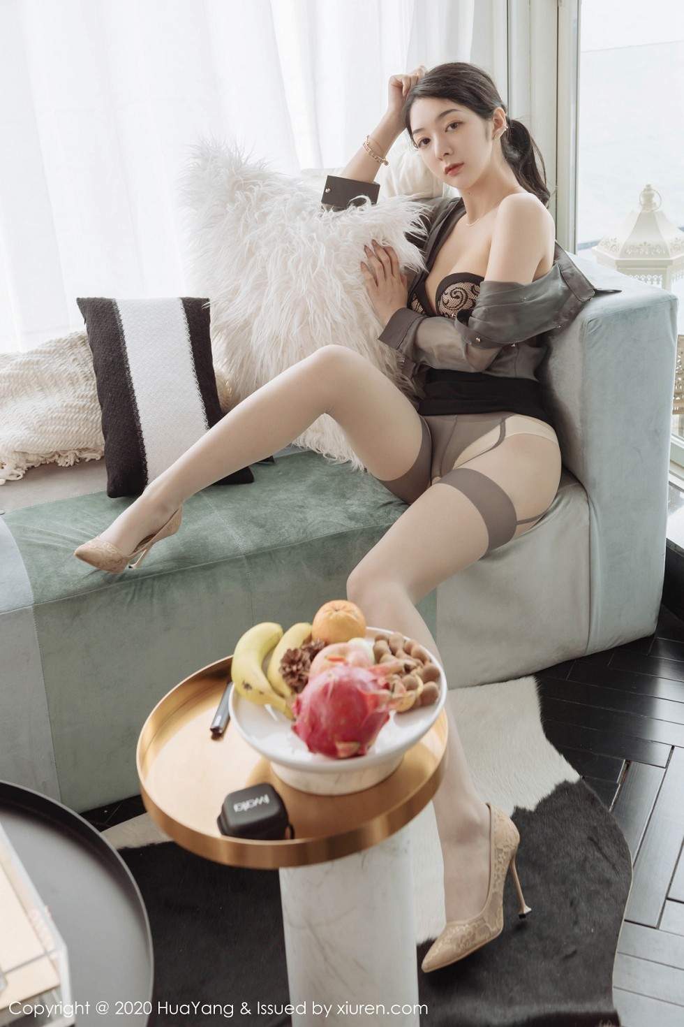 [HuaYang花漾]Vol.244_女神Angela小热巴云南旅拍私房朦胧吊带肉丝撩人诱惑写真61P