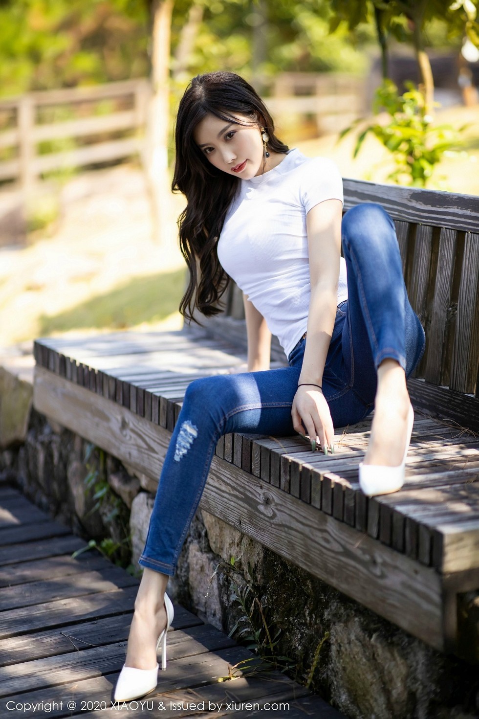 [XiaoYu画语界]Vol.300_女神杨晨晨sugar私房床上脱牛仔裤露性感内衣完美诱惑写真92P