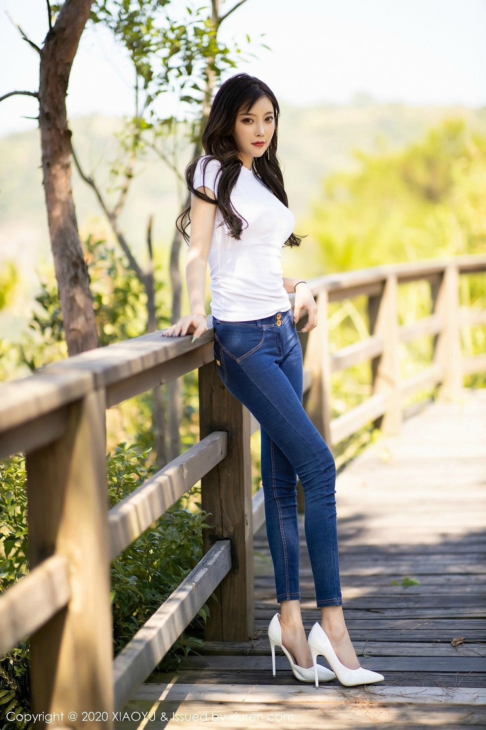 [XiaoYu画语界]Vol.300_女神杨晨晨sugar私房床上脱牛仔裤露性感内衣完美诱惑写真92P