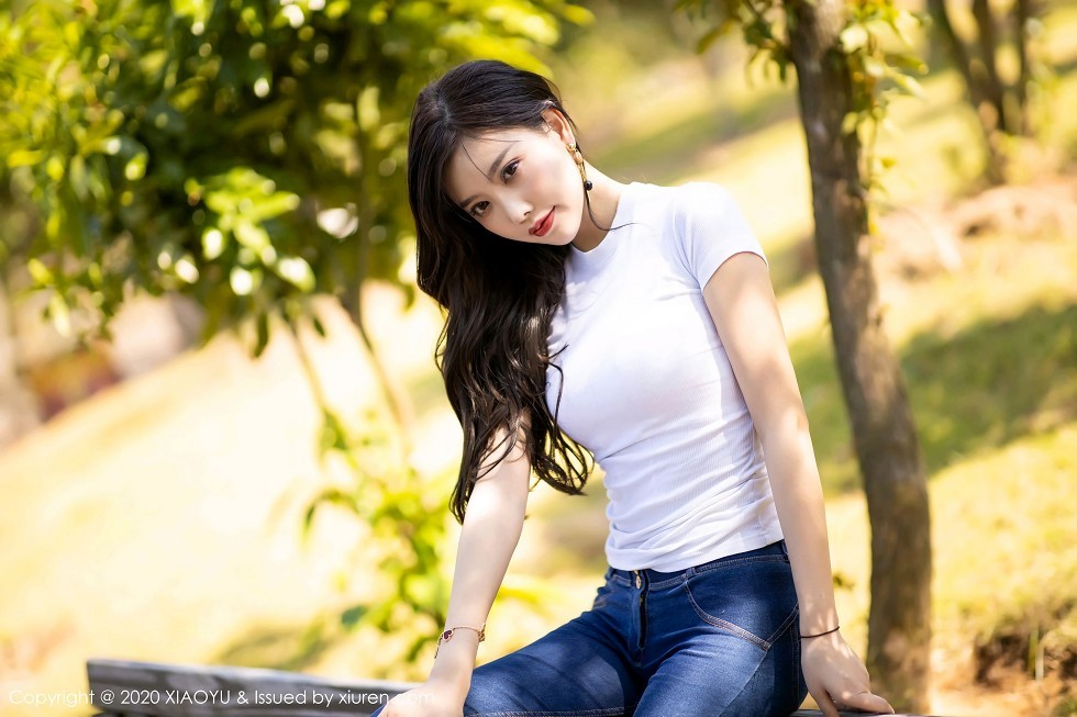 [XiaoYu画语界]Vol.300_女神杨晨晨sugar私房床上脱牛仔裤露性感内衣完美诱惑写真92P