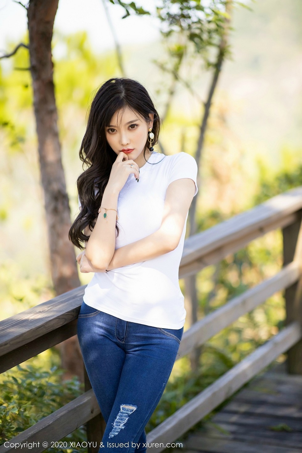 [XiaoYu画语界]Vol.300_女神杨晨晨sugar私房床上脱牛仔裤露性感内衣完美诱惑写真92P