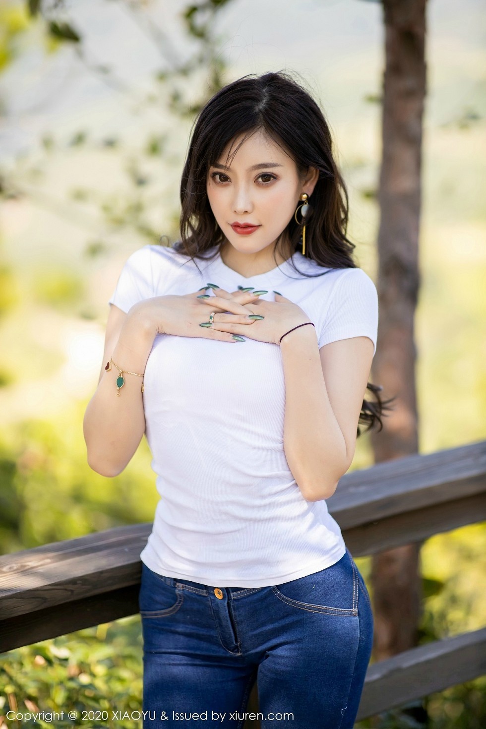 [XiaoYu画语界]Vol.300_女神杨晨晨sugar私房床上脱牛仔裤露性感内衣完美诱惑写真92P