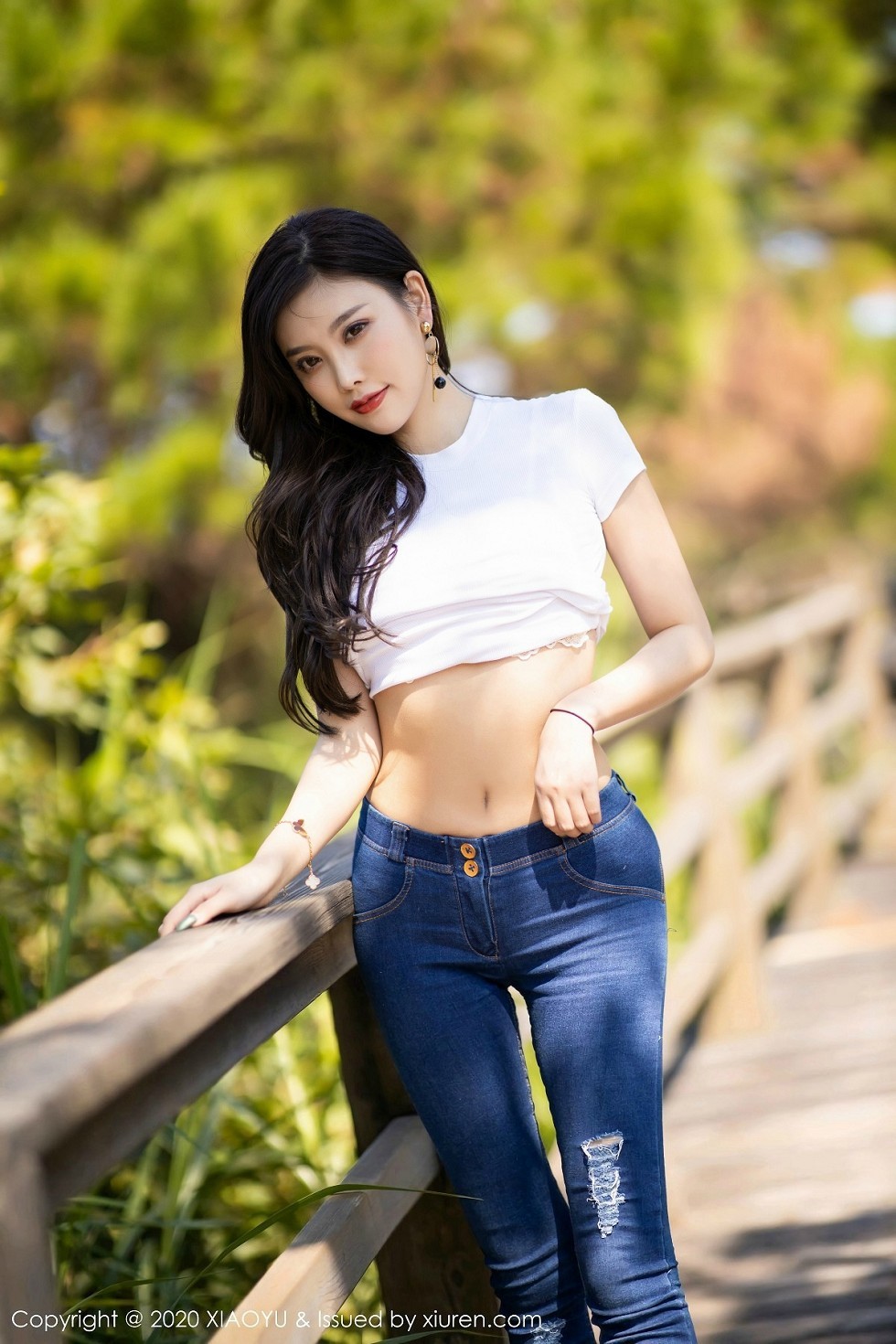 [XiaoYu画语界]Vol.300_女神杨晨晨sugar私房床上脱牛仔裤露性感内衣完美诱惑写真92P