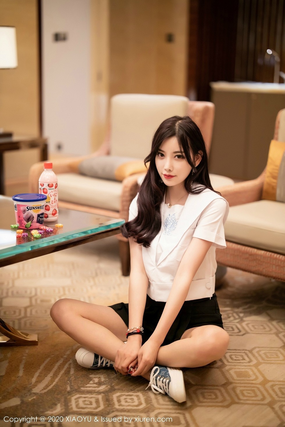 [XiaoYu画语界]Vol.305_女神杨晨晨sugar澳门旅拍剧情镜头下JK制服半脱诱惑写真89P