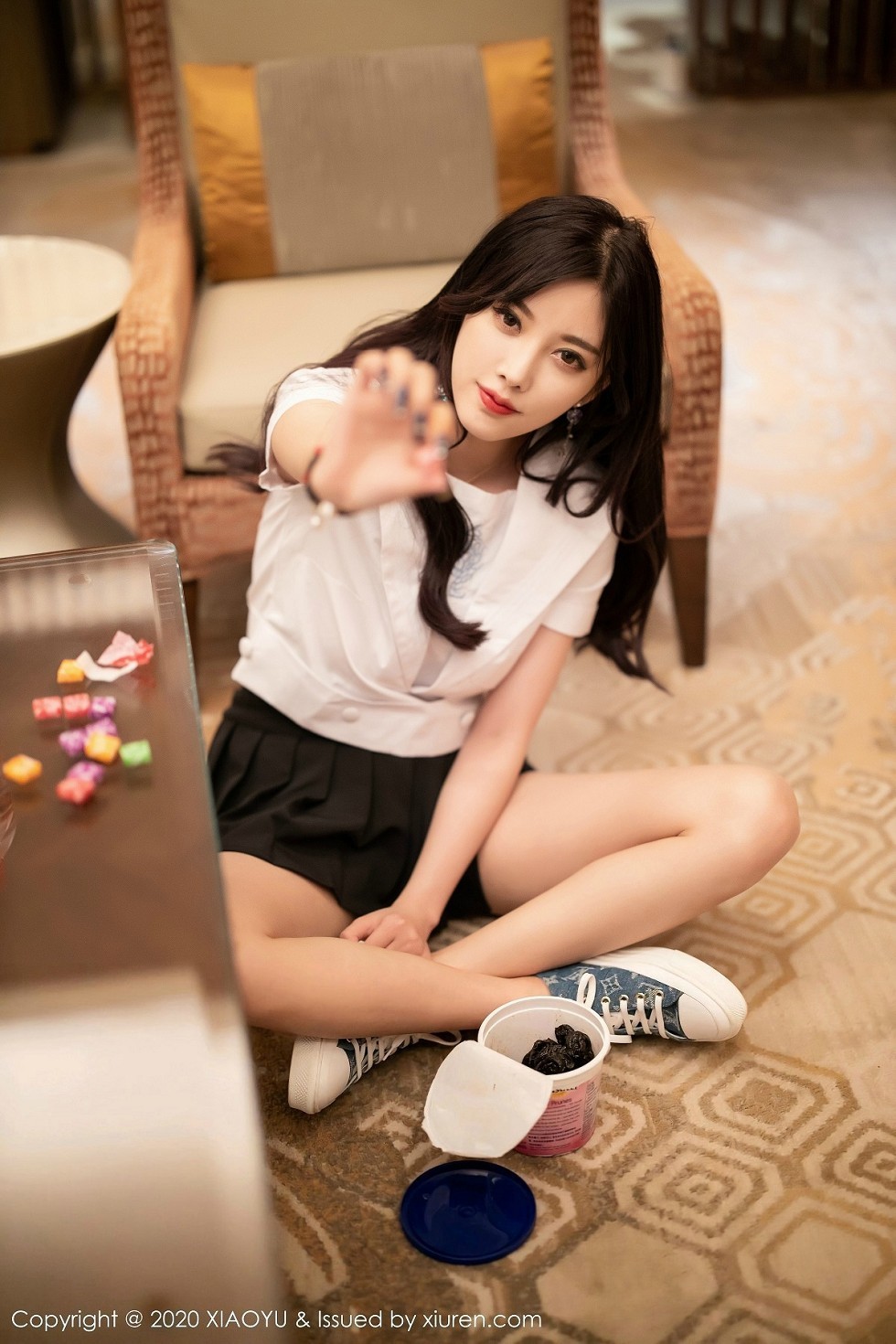 [XiaoYu画语界]Vol.305_女神杨晨晨sugar澳门旅拍剧情镜头下JK制服半脱诱惑写真89P