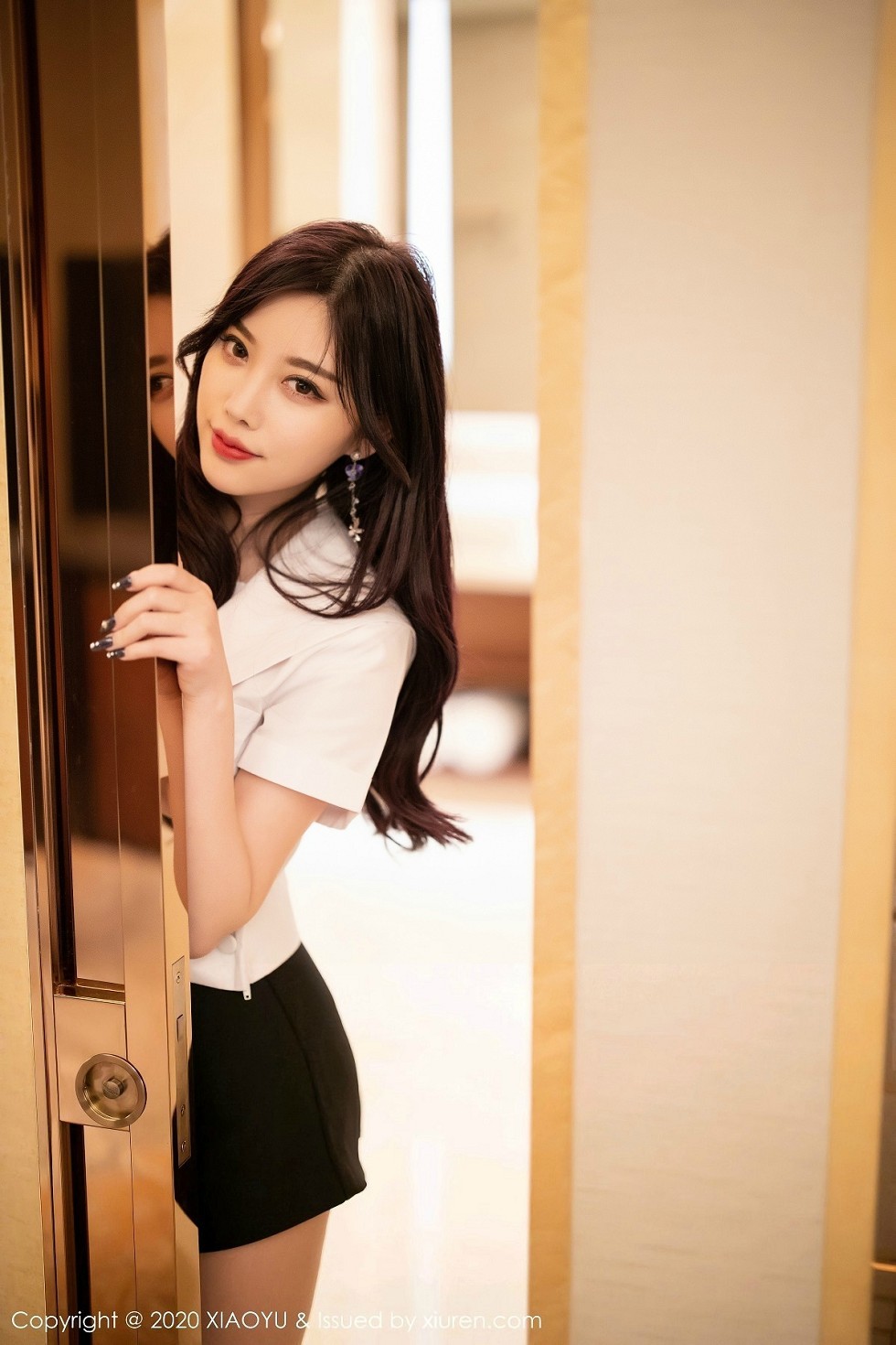 [XiaoYu画语界]Vol.305_女神杨晨晨sugar澳门旅拍剧情镜头下JK制服半脱诱惑写真89P