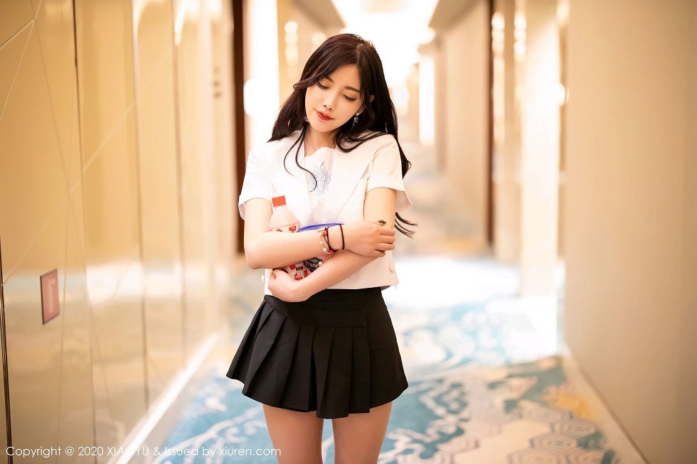 [XiaoYu画语界]Vol.305_女神杨晨晨sugar澳门旅拍剧情镜头下JK制服半脱诱惑写真89P