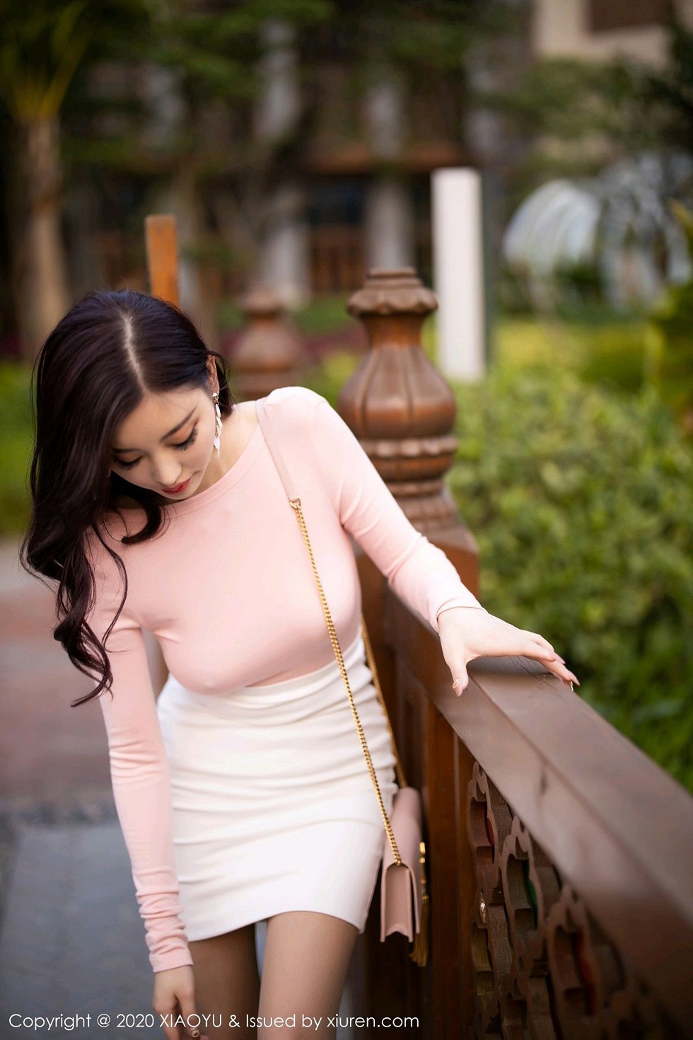[XiaoYu画语界]Vol.310_女神杨晨晨sugar真空粉色露背上衣秀美乳激凸撩人诱惑写真72P