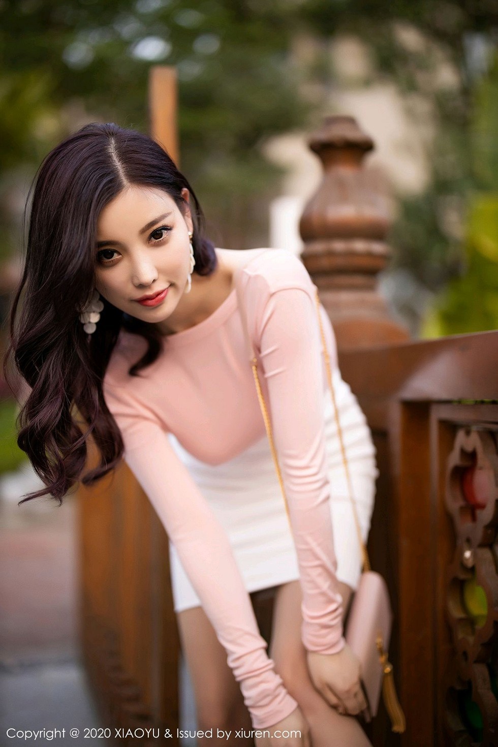[XiaoYu画语界]Vol.310_女神杨晨晨sugar真空粉色露背上衣秀美乳激凸撩人诱惑写真72P