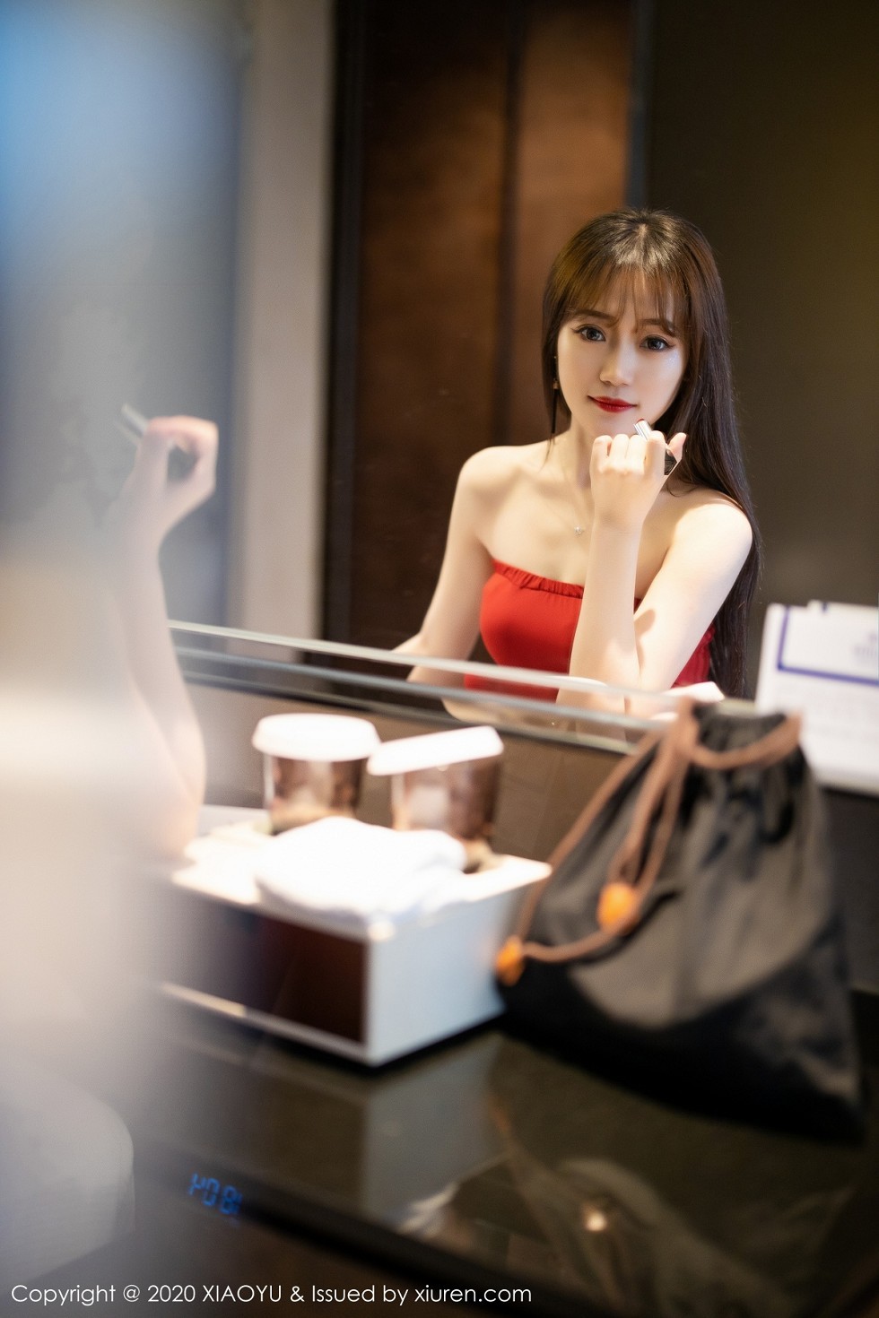 [XiaoYu画语界]Vol.313_嫩模允儿Claire猩红典雅礼服半脱露性感黑色内衣诱人写真79P