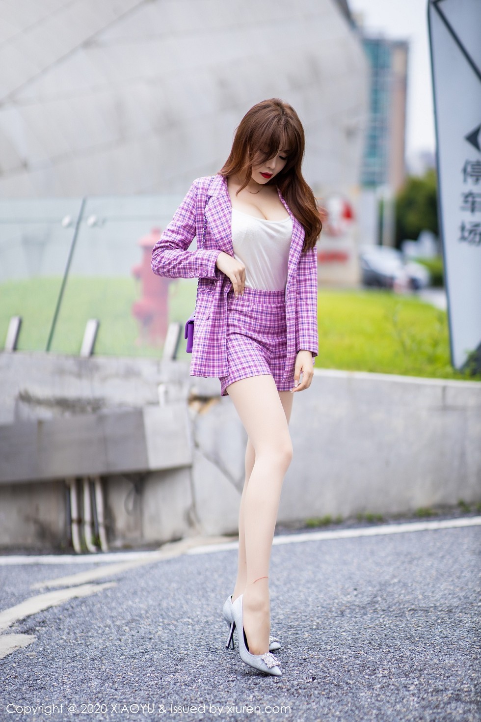 [XiaoYu画语界]Vol.314_性感女神芝芝Booty街拍主题职场都市丽人靓丽迷人写真75P