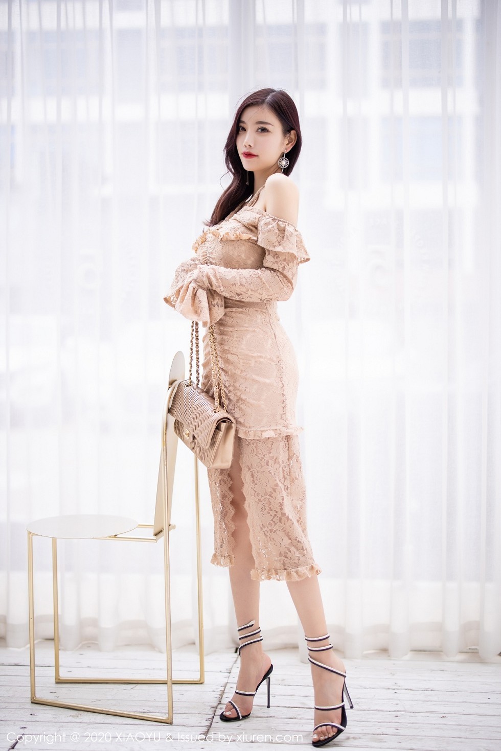 [XiaoYu画语界]Vol.317_女神杨晨晨sugar时尚街拍主题连身裙秀完美身材性感写真85P