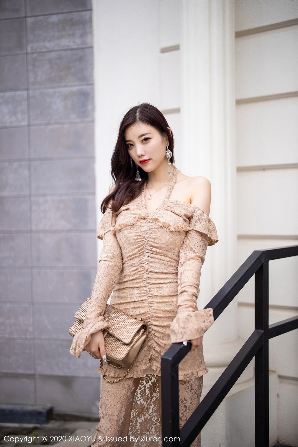 [XiaoYu画语界]Vol.317_女神杨晨晨sugar时尚街拍主题连身裙秀完美身材性感写真85P