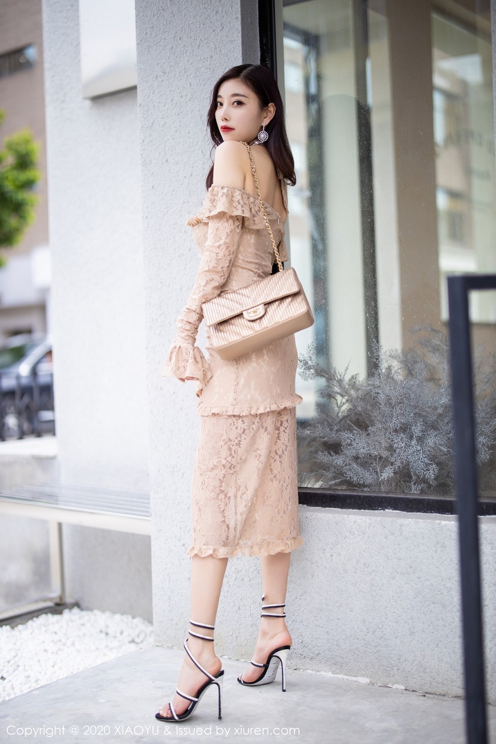 [XiaoYu画语界]Vol.317_女神杨晨晨sugar时尚街拍主题连身裙秀完美身材性感写真85P