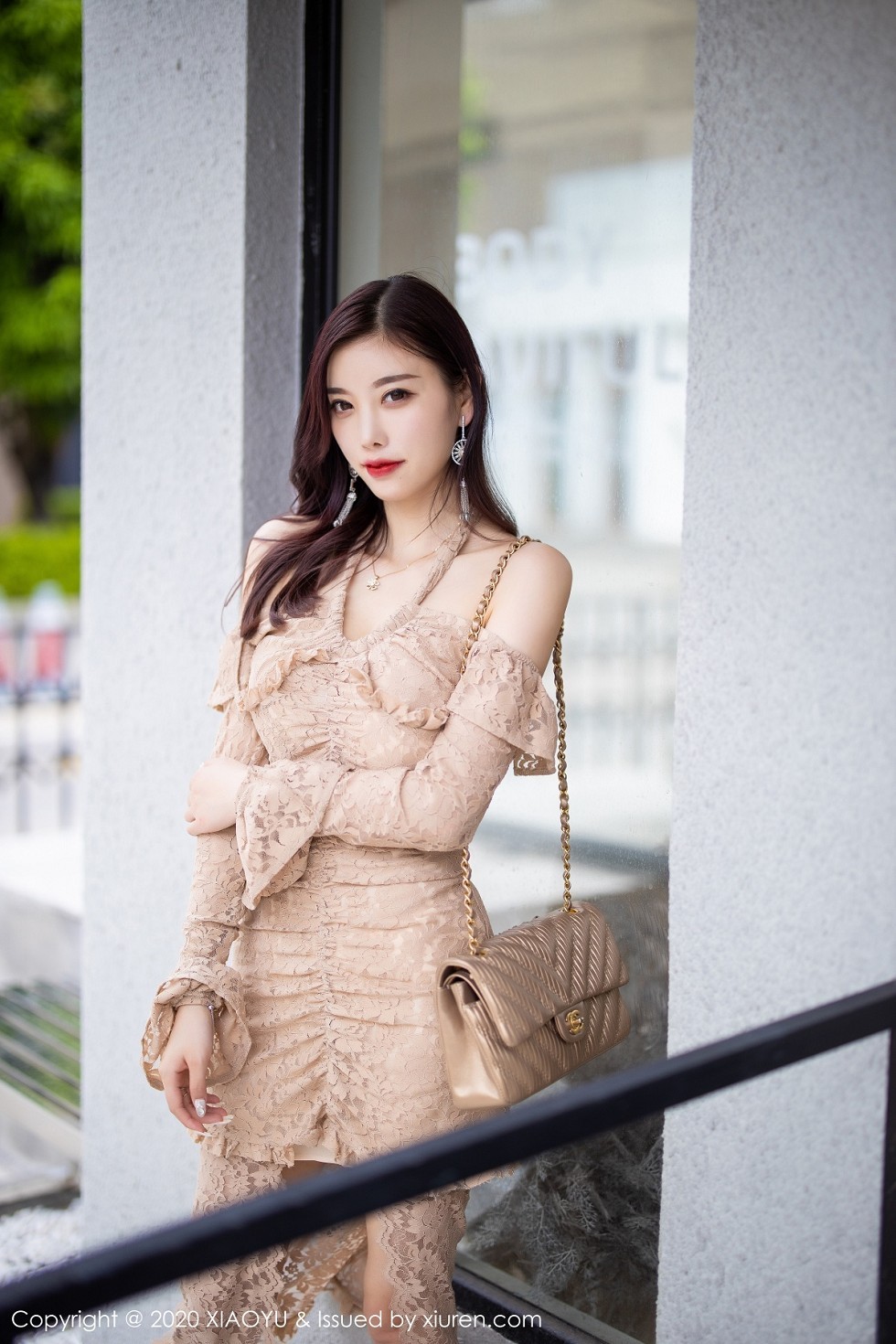 [XiaoYu画语界]Vol.317_女神杨晨晨sugar时尚街拍主题连身裙秀完美身材性感写真85P