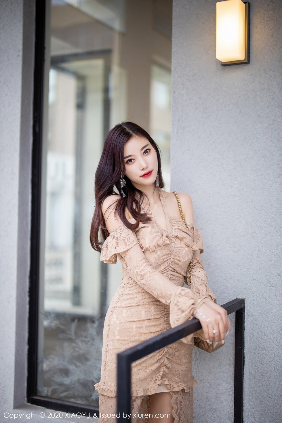 [XiaoYu画语界]Vol.317_女神杨晨晨sugar时尚街拍主题连身裙秀完美身材性感写真85P