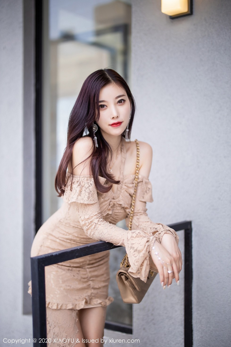 [XiaoYu画语界]Vol.317_女神杨晨晨sugar时尚街拍主题连身裙秀完美身材性感写真85P