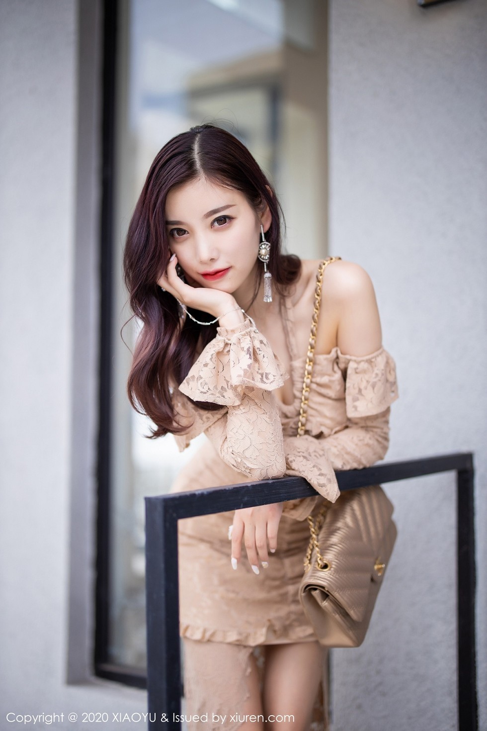 [XiaoYu画语界]Vol.317_女神杨晨晨sugar时尚街拍主题连身裙秀完美身材性感写真85P