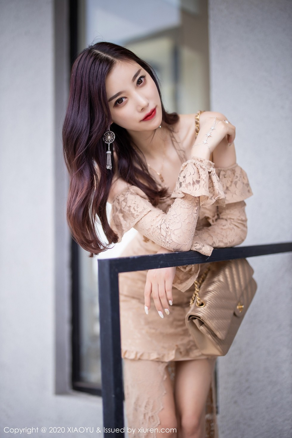 [XiaoYu画语界]Vol.317_女神杨晨晨sugar时尚街拍主题连身裙秀完美身材性感写真85P