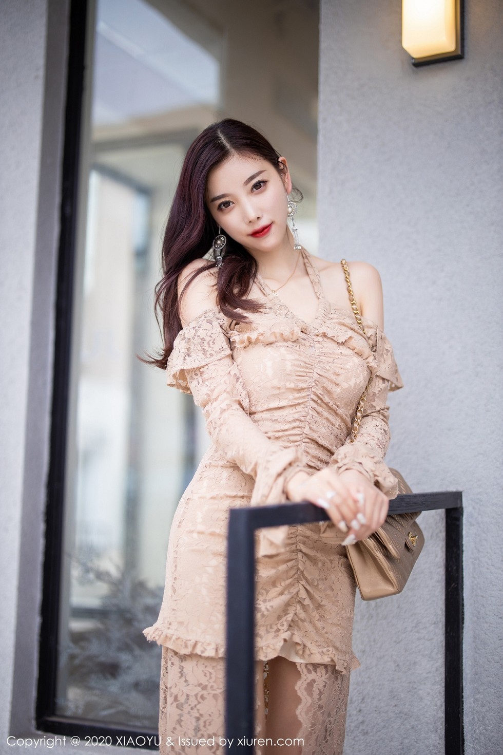 [XiaoYu画语界]Vol.317_女神杨晨晨sugar时尚街拍主题连身裙秀完美身材性感写真85P