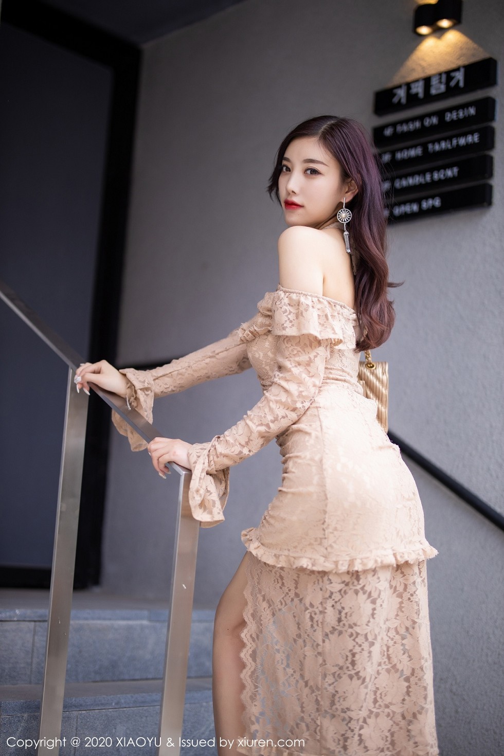 [XiaoYu画语界]Vol.317_女神杨晨晨sugar时尚街拍主题连身裙秀完美身材性感写真85P