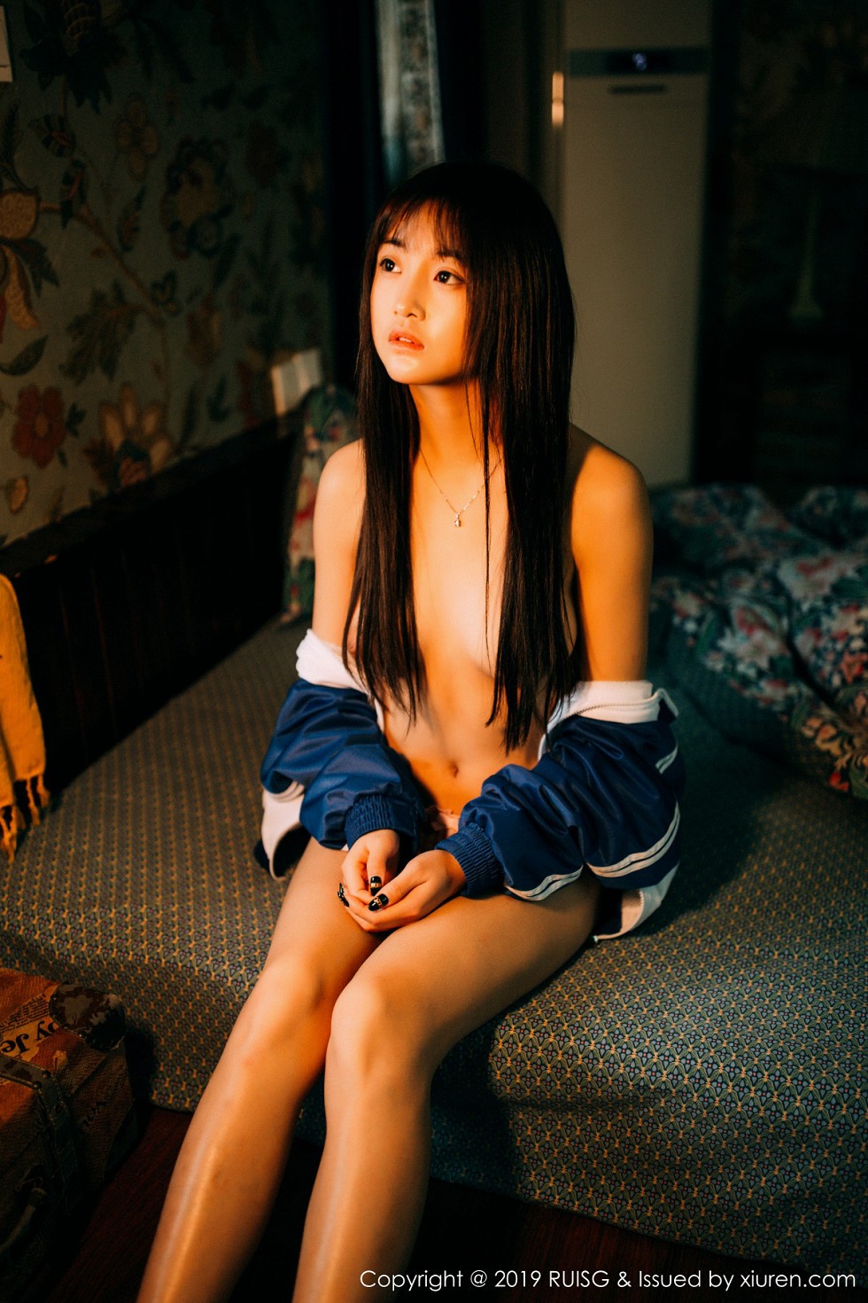 [RUISG瑞丝馆]VOL.069_嫩模圆圆Daphne私房脱运动服露花色内衣秀完美身材诱惑写真51P