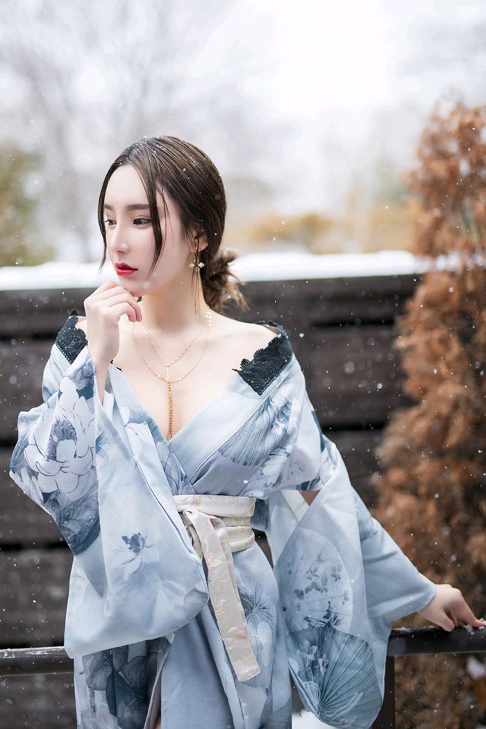 美艳佳人周于希饱满胸脯迷人红唇撩人(图13)