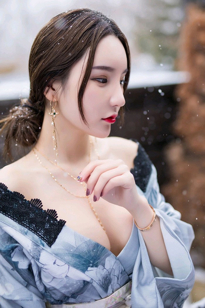 美艳佳人周于希饱满胸脯迷人红唇撩人(图20)