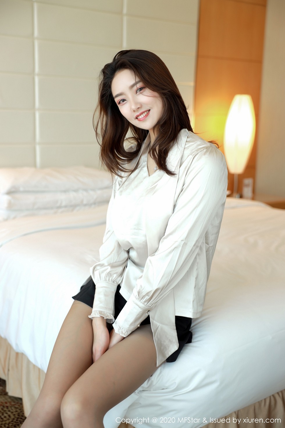 [MFStar模范学院]Vol.328_嫩模方子萱典雅服饰半脱露性感内衣秀完美身材诱惑写真57P