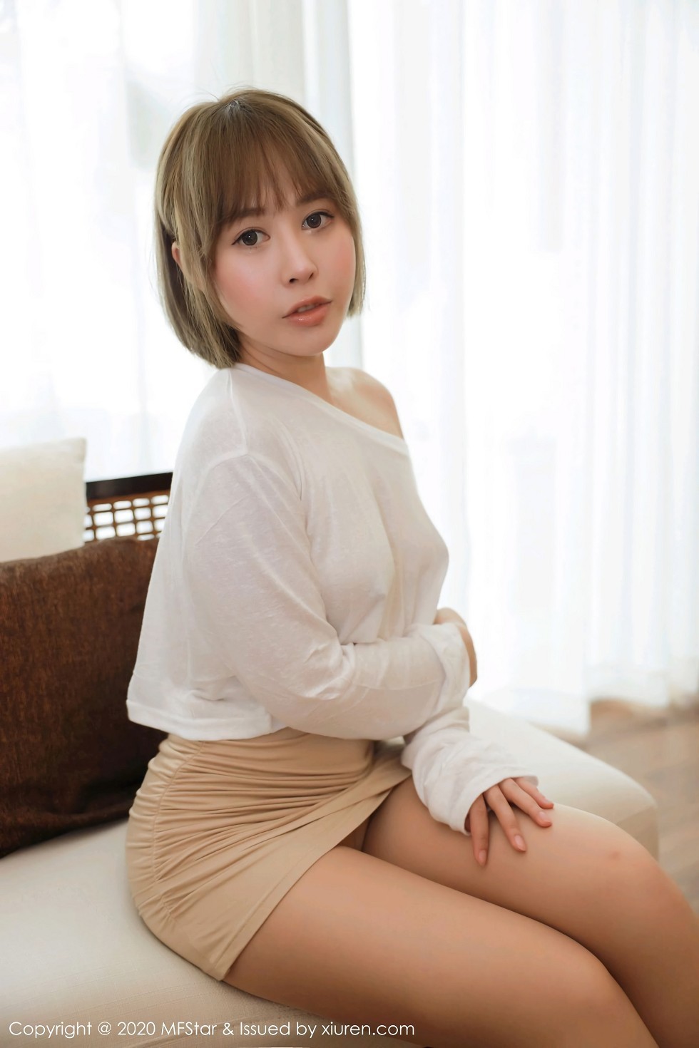 [MFStar模范学院]Vol.329_嫩模夏天Sienna三亚旅拍私房真空白T激凸撩人诱惑写真47P