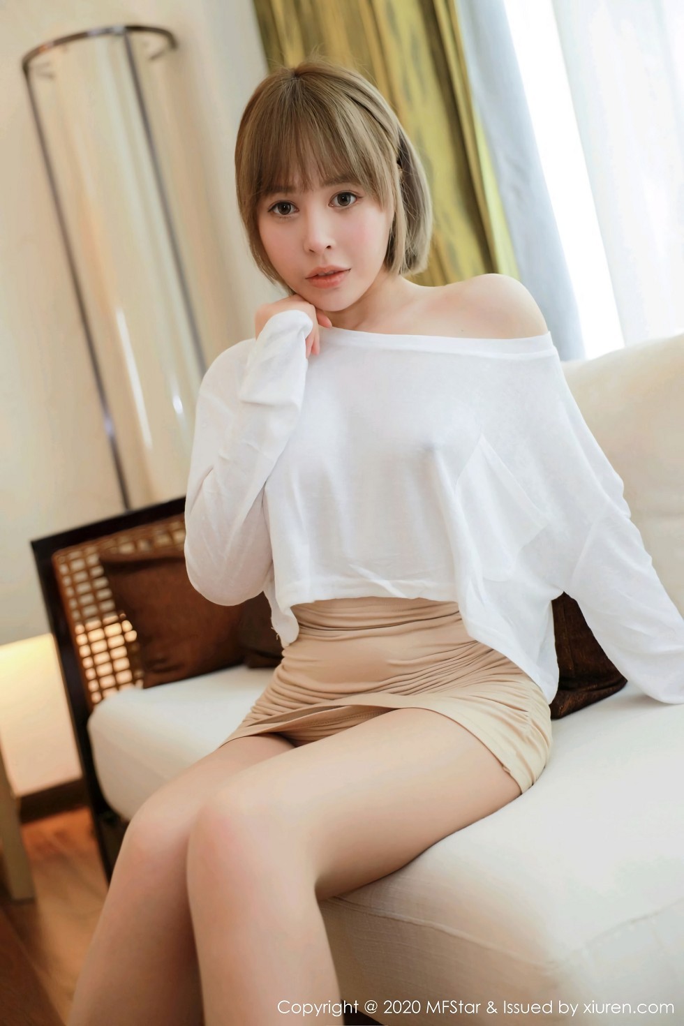 [MFStar模范学院]Vol.329_嫩模夏天Sienna三亚旅拍私房真空白T激凸撩人诱惑写真47P