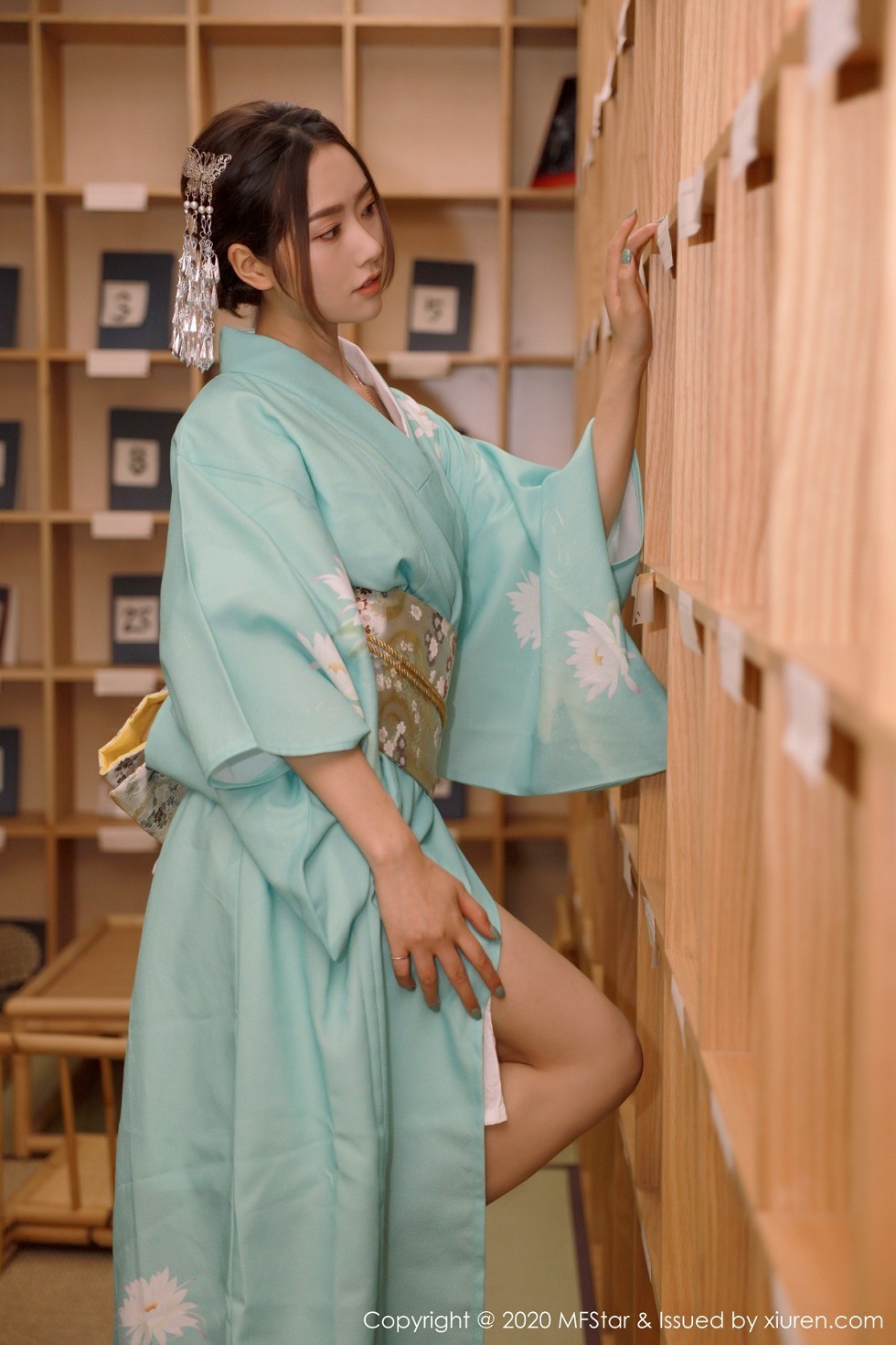 [MFStar模范学院]Vol.332_嫩模方子萱私房床上日系和服半脱秀完美身材诱惑写真71P