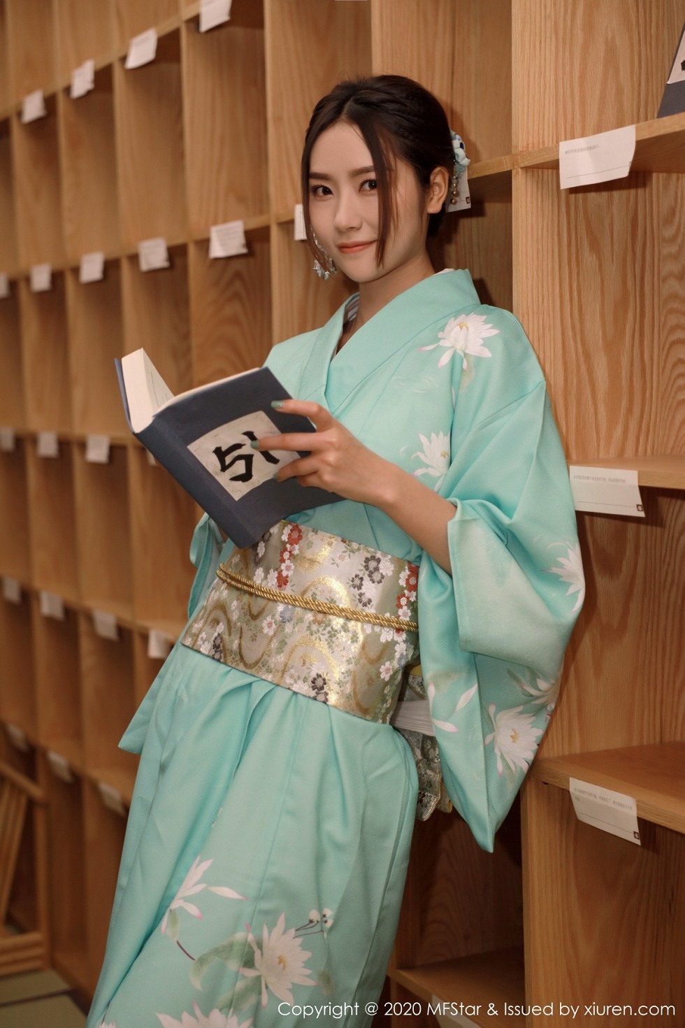 [MFStar模范学院]Vol.332_嫩模方子萱私房床上日系和服半脱秀完美身材诱惑写真71P