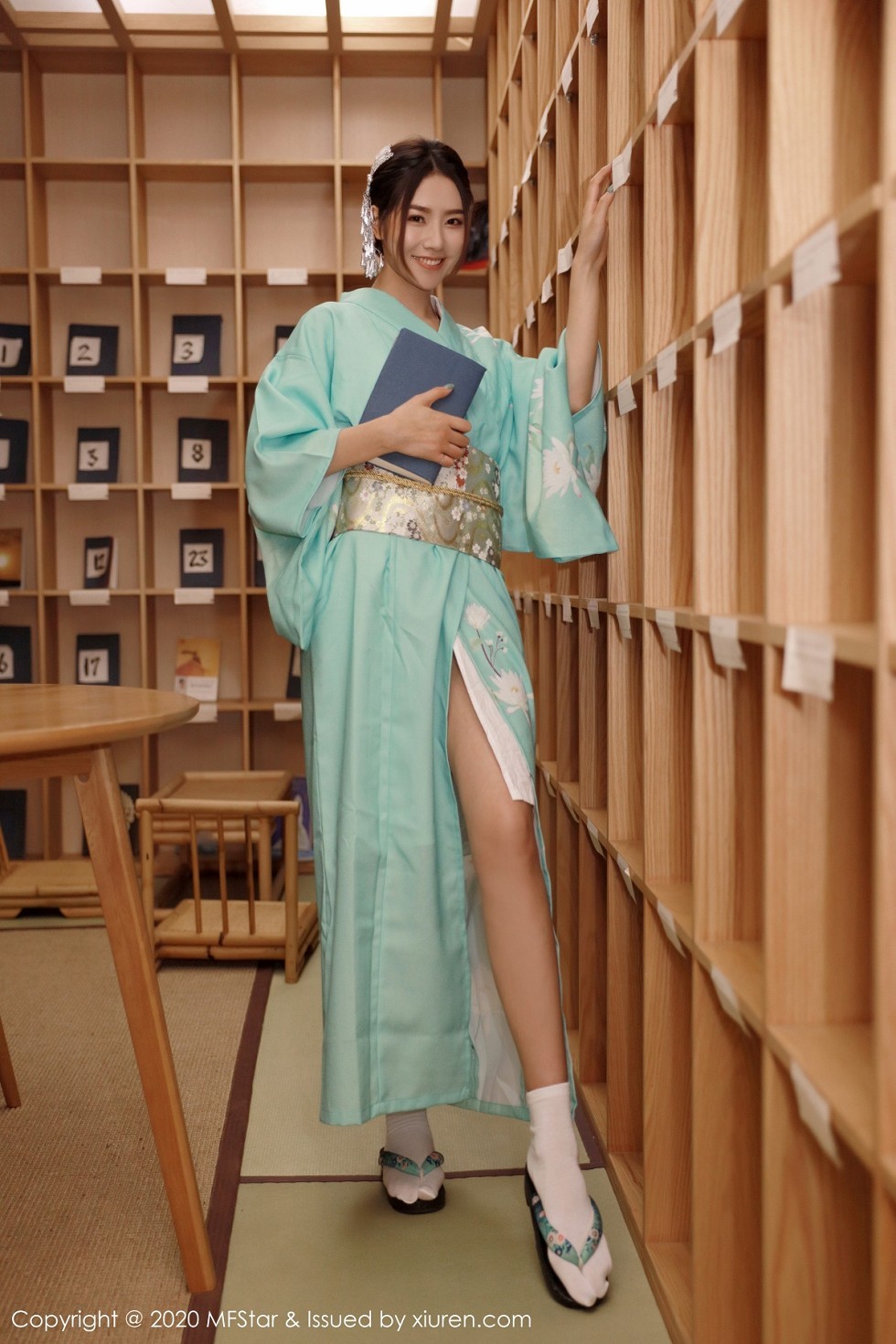 [MFStar模范学院]Vol.332_嫩模方子萱私房床上日系和服半脱秀完美身材诱惑写真71P