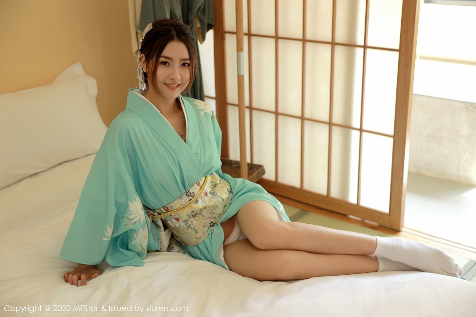 [MFStar模范学院]Vol.332_嫩模方子萱私房床上日系和服半脱秀完美身材诱惑写真71P