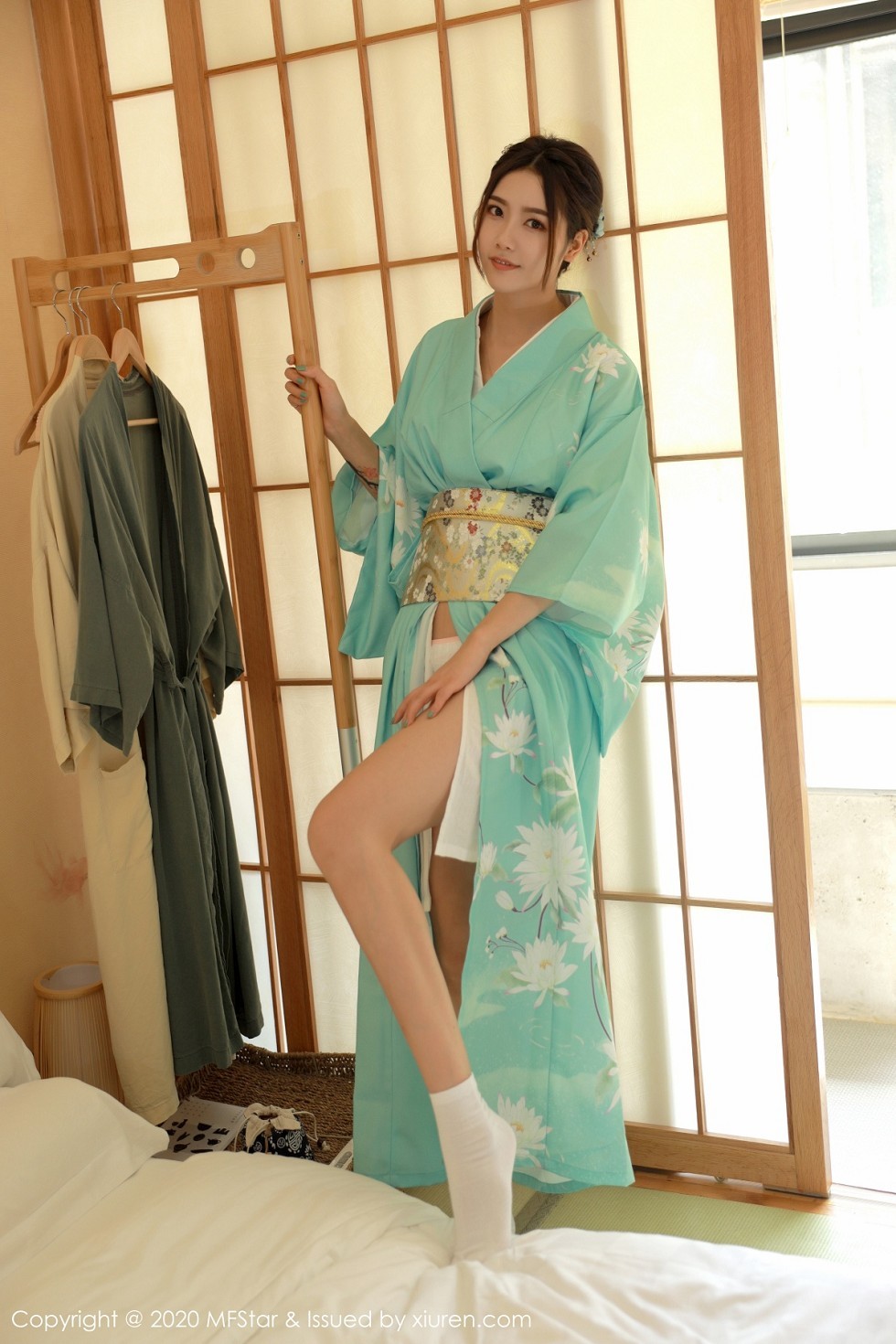 [MFStar模范学院]Vol.332_嫩模方子萱私房床上日系和服半脱秀完美身材诱惑写真71P