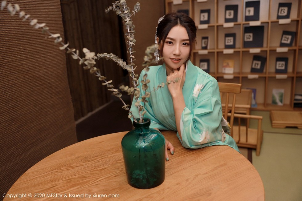 [MFStar模范学院]Vol.332_嫩模方子萱私房床上日系和服半脱秀完美身材诱惑写真71P