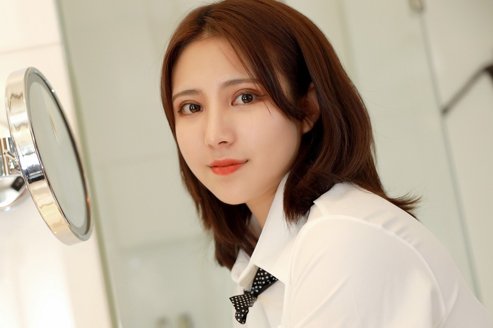 [MFStar模范学院]Vol.330_嫩模久久Aimee私房真空半截衬衣半脱露豪乳遮点撩人诱惑写真54P